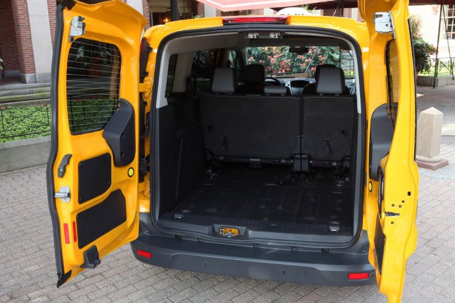 Ford Transit Connect Taxi 2014 года  (US) (фото 9 из 22)